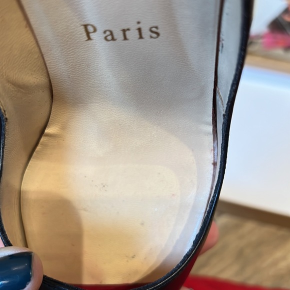 Christian Louboutin - Picture 4 of 8
